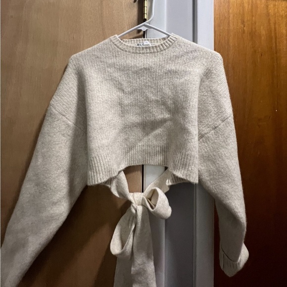 Zara Crop Long Sleeve Open Tie Back Sweater - Picture 3 of 3